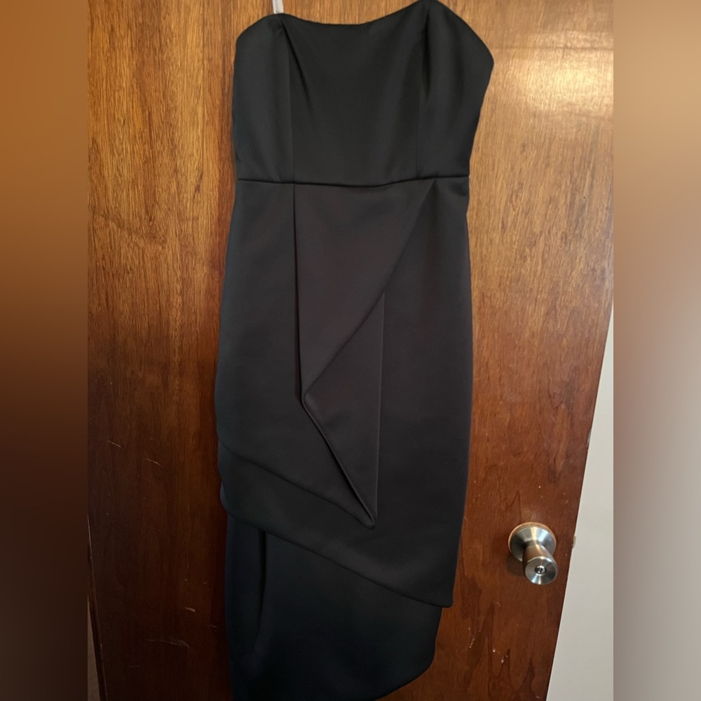 Fame and Partners Black Strapless Sheath Cocktail Dress
